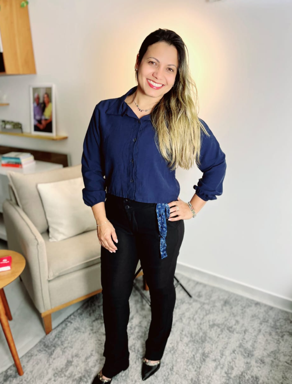 Karyn Lamarthina Figueiredo de Magalhães, terapeuta ABA da Clínica João Mendes